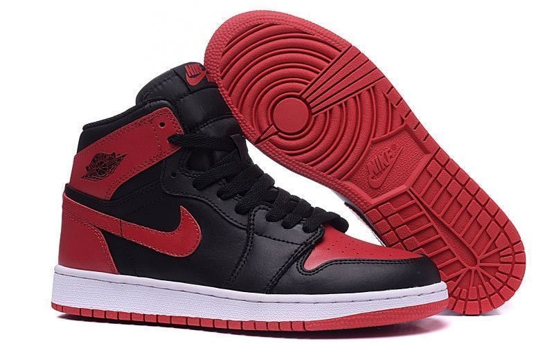Nike Air Jordan 1 Retro черно-красные (35-44)